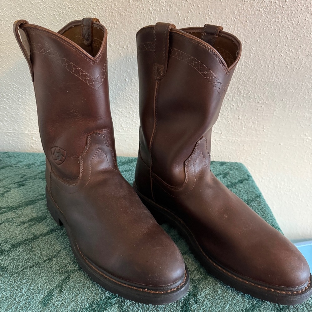 Brown Sierra round toe boots #10004986